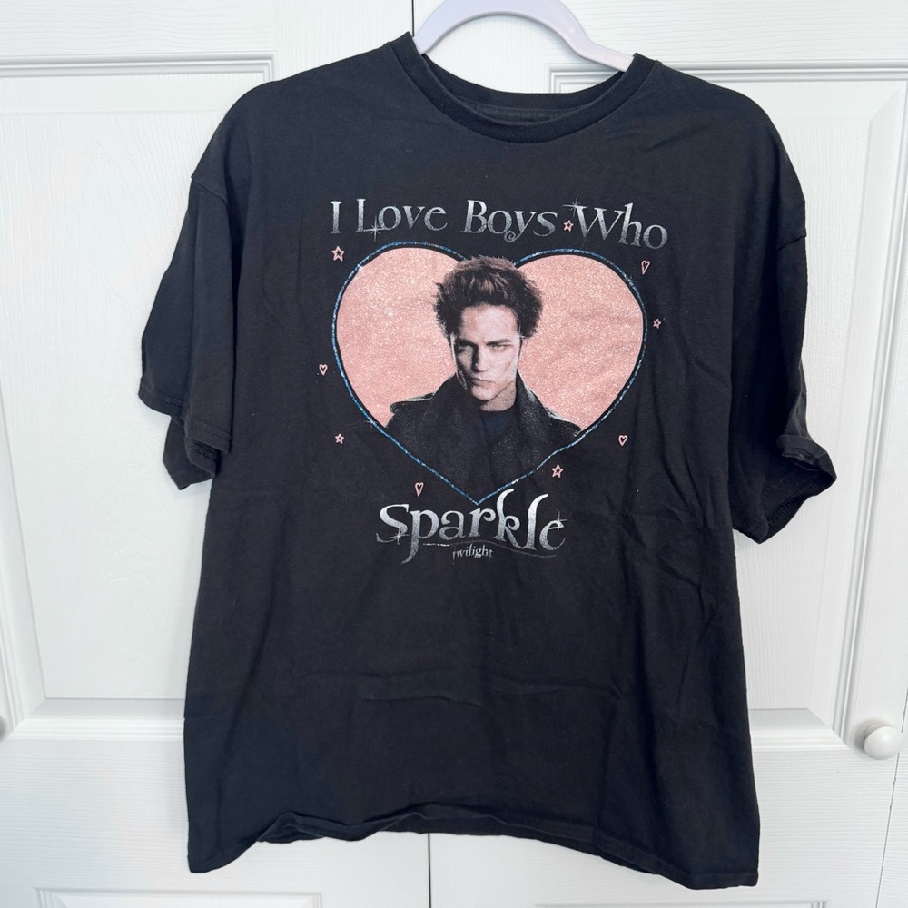 TWILIGHT BOYS WHO SPARKLE Edward Cullen Black Graphic T-Shirt X-LARGE